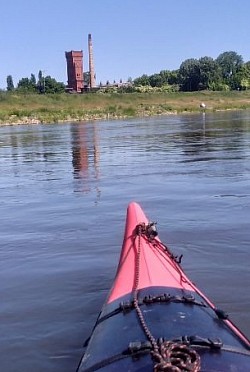 Nowa Sól. Kolejna wieża, tym razem ze wsparciem komina. Dziwne.